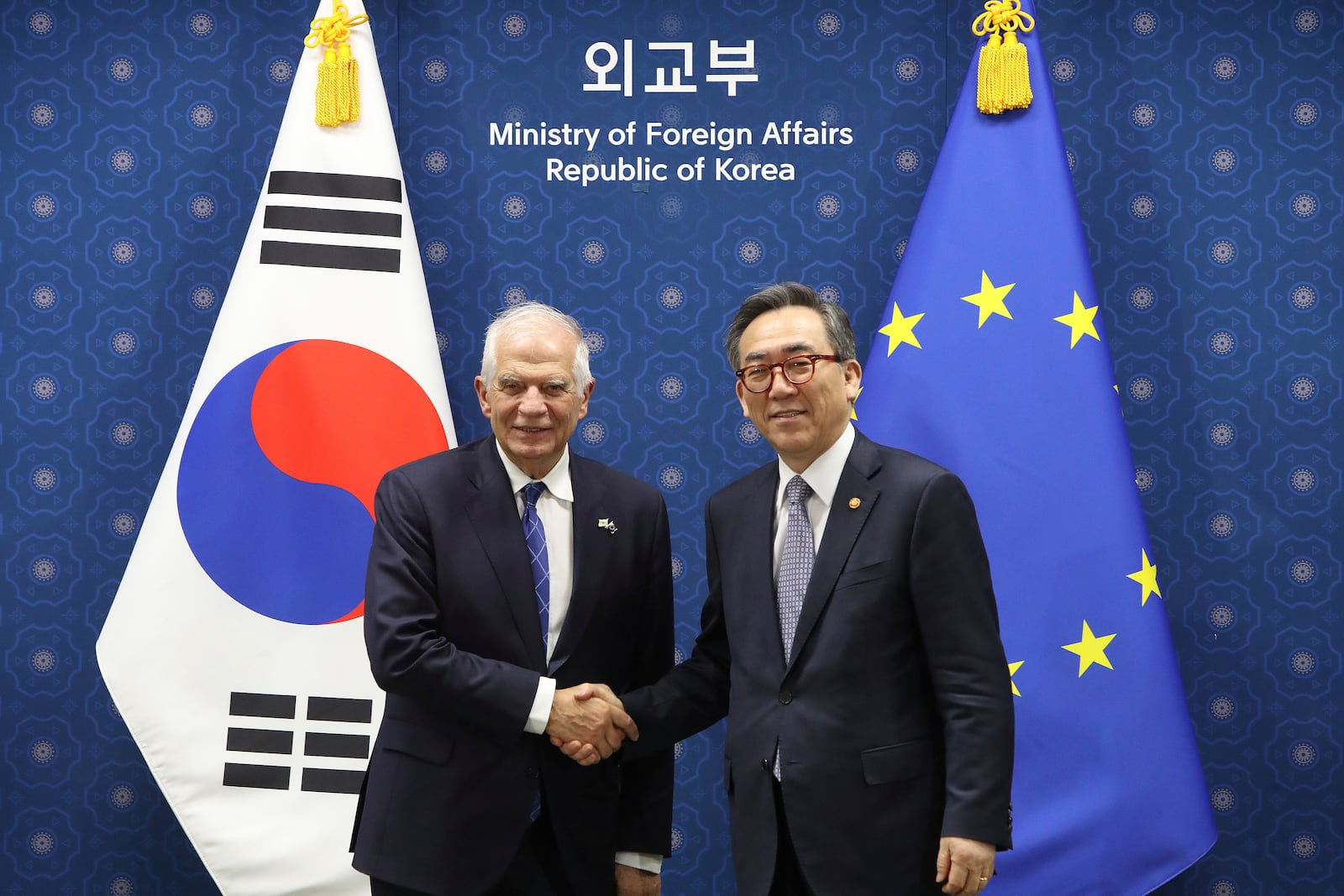 South Korean Foreign Minister Cho Tae-yul, right, shakes hands with European Union foreign policy chief Josep Borrell, at the Foreign Ministry, in Seoul, South Korea, Monday, Nov. 4, 2024. ( Chung Sung-Jun/Pool Photo via AP)