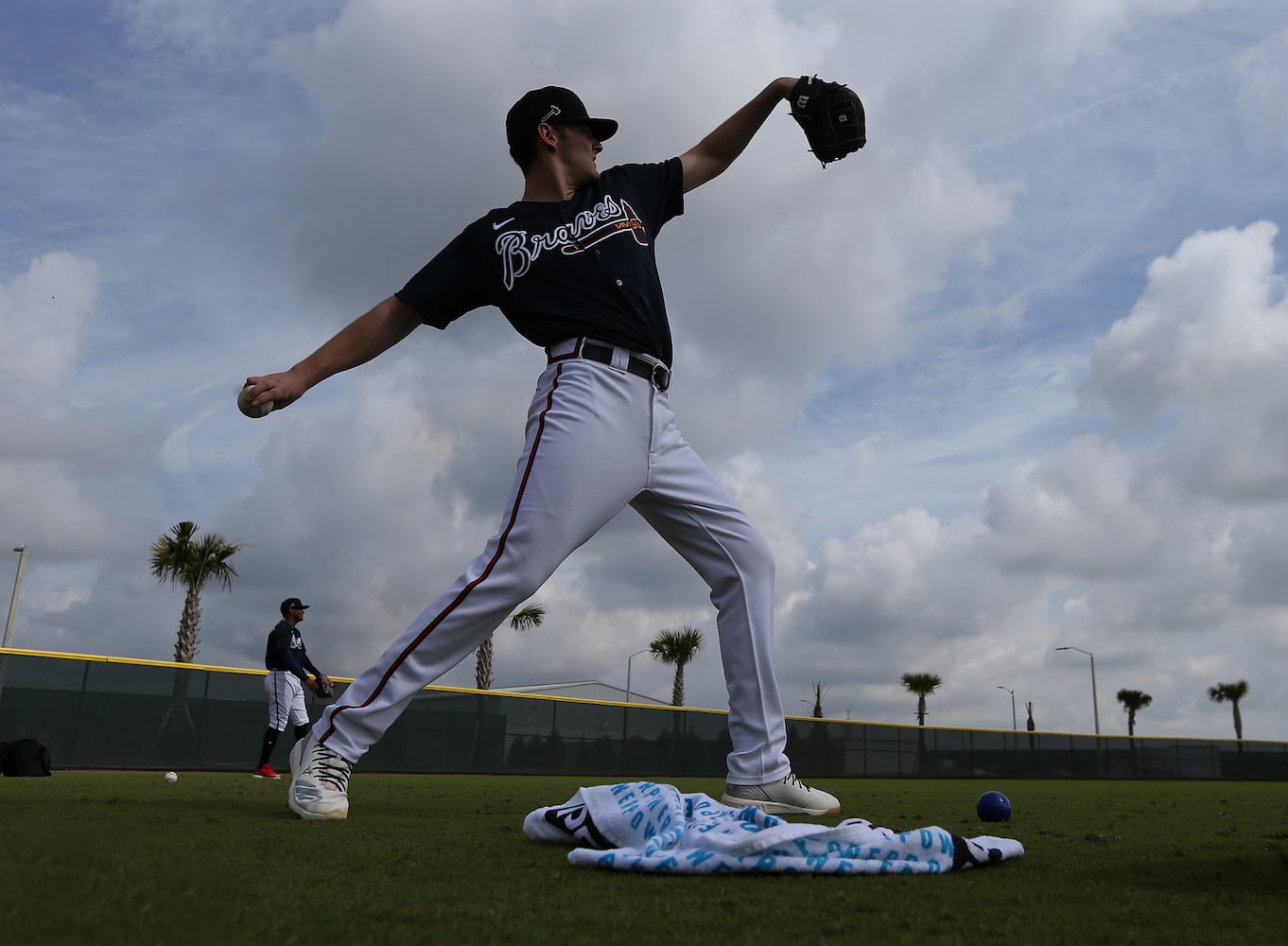 Photos: Braves loosening up at spring training