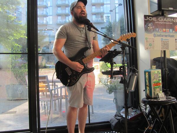 Joe Garner sings for your supper at Sister in Buckhead. 
Photo: Courtesy of Grady McGill