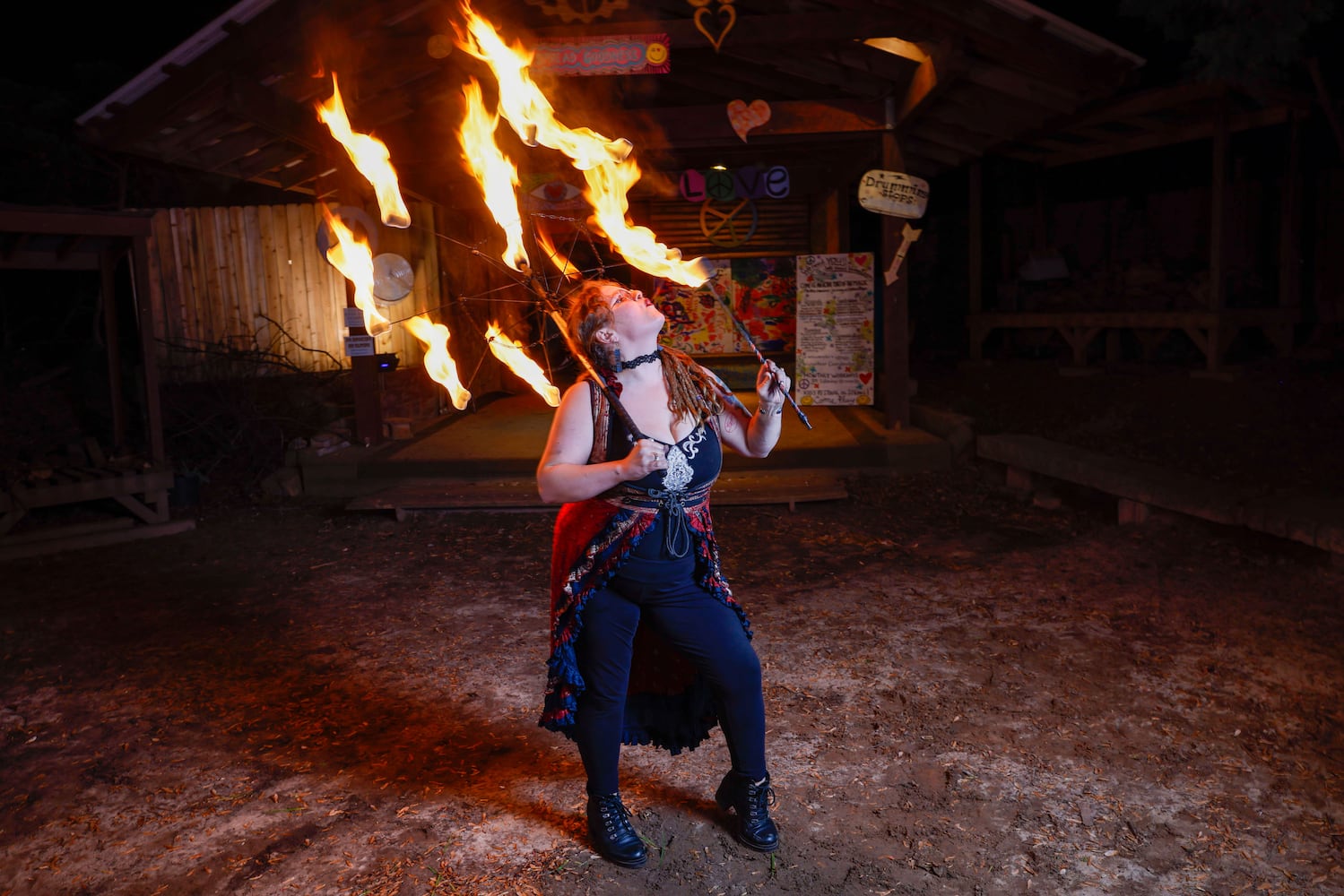 FIERY WOMEN: A DAZZLING FIRE PERFORMANCE