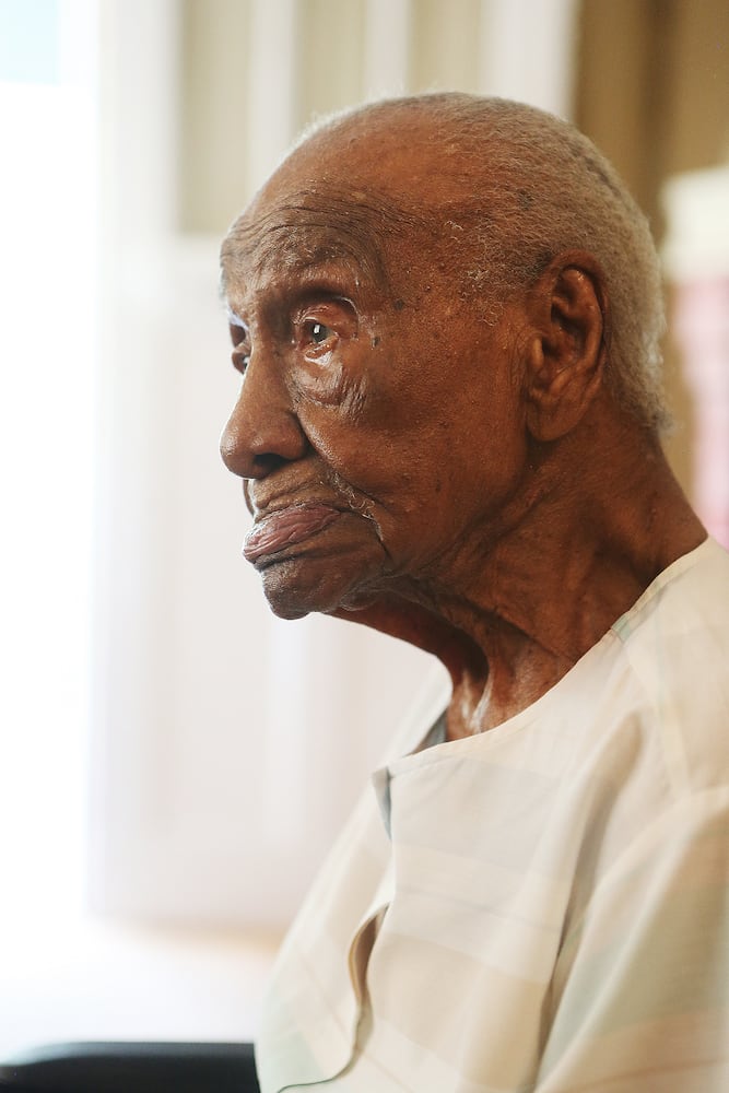 Photos: East Atlanta woman, 111, thrilled to meet Michelle Obama