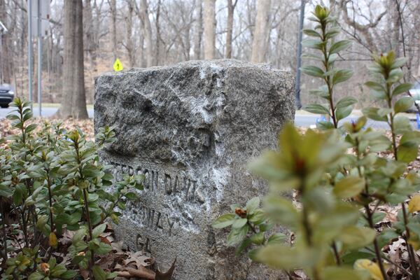 A small marker at the intersection of Ponce De Leon Avenue and East Lake Road in Druid Hills honors Confederate President Jefferson Davis.