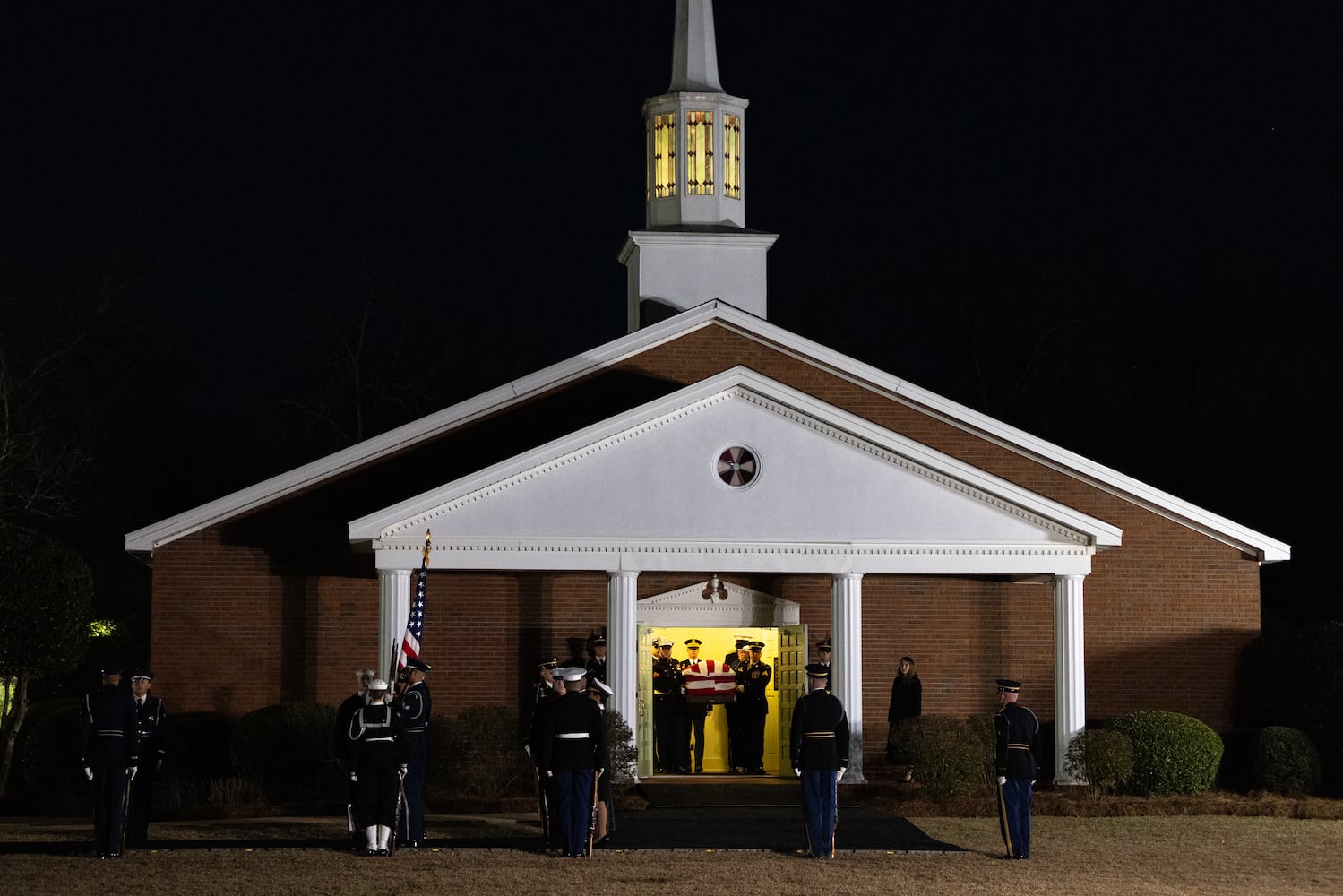 President Carter comes home to Plains for final funeral service
