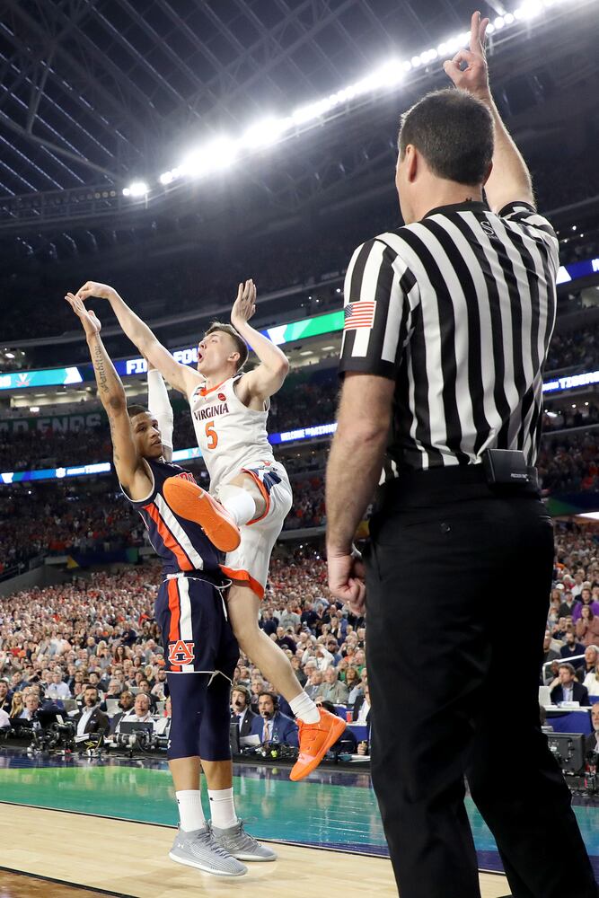 Photos: Did Auburn foul Virginia’s Kyle Guy?