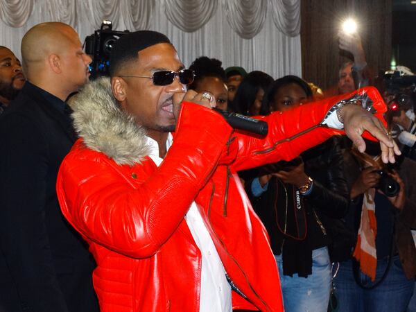 Stevie J addresses the crowd, touting the new show. CREDIT: Rodney Ho/ rho@ajc.com