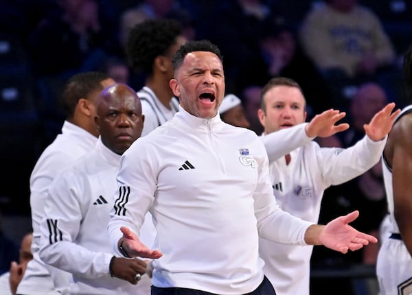 Georgia Tech head coach Damon Stoudamire shouts instructions during the first half of an NCAA college basketball game at Georgia Tech’s McCamish Pavilion, Tuesday, January 23, 2024, in Atlanta. (Hyosub Shin / Hyosub.Shin@ajc.com)