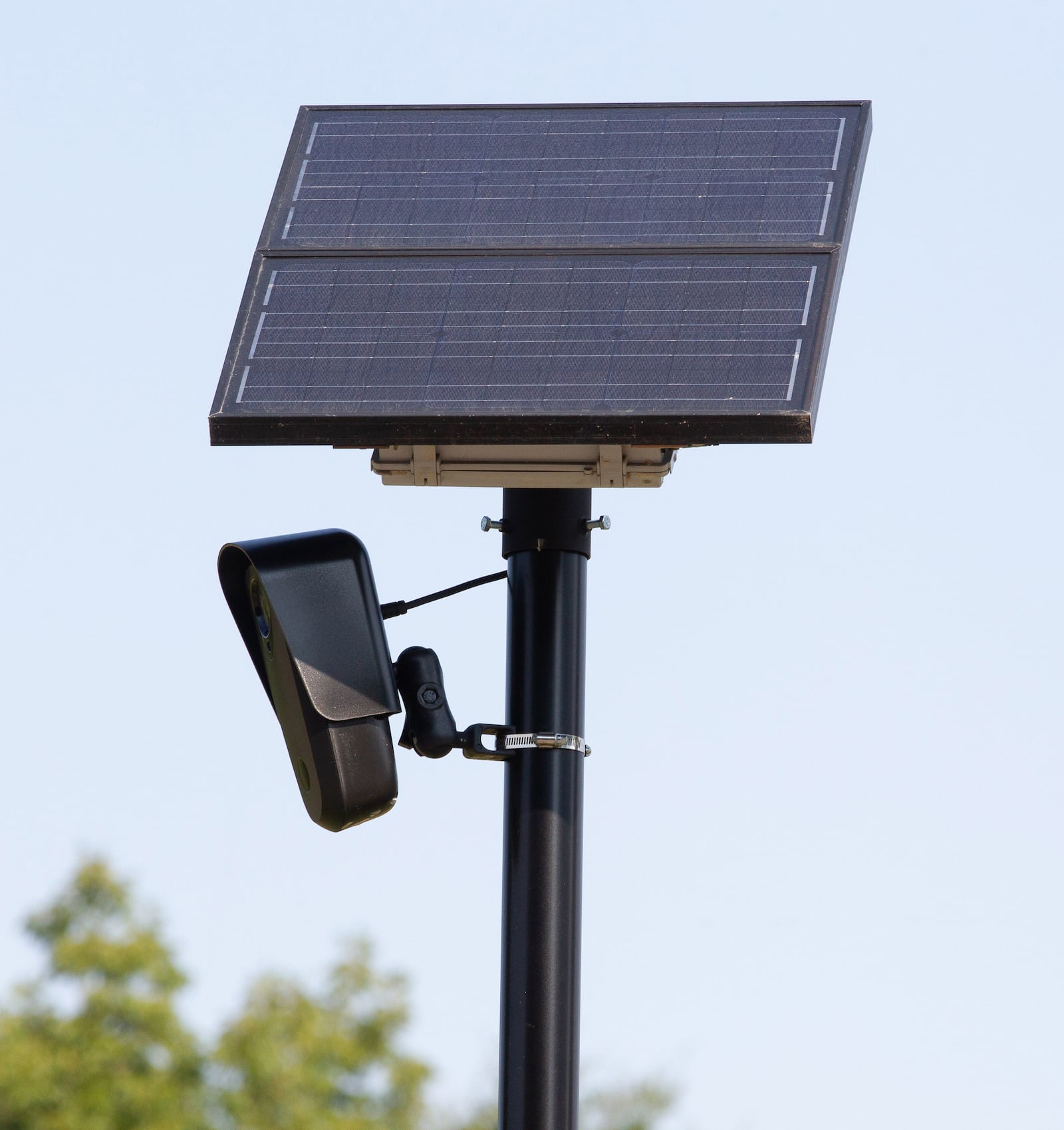 A license plate-reading camera stands by one of the entrances to the Walmart on Collins Hill Road in Lawrenceville. STEVE SCHAEFER FOR THE ATLANTA JOURNAL-CONSTITUTION