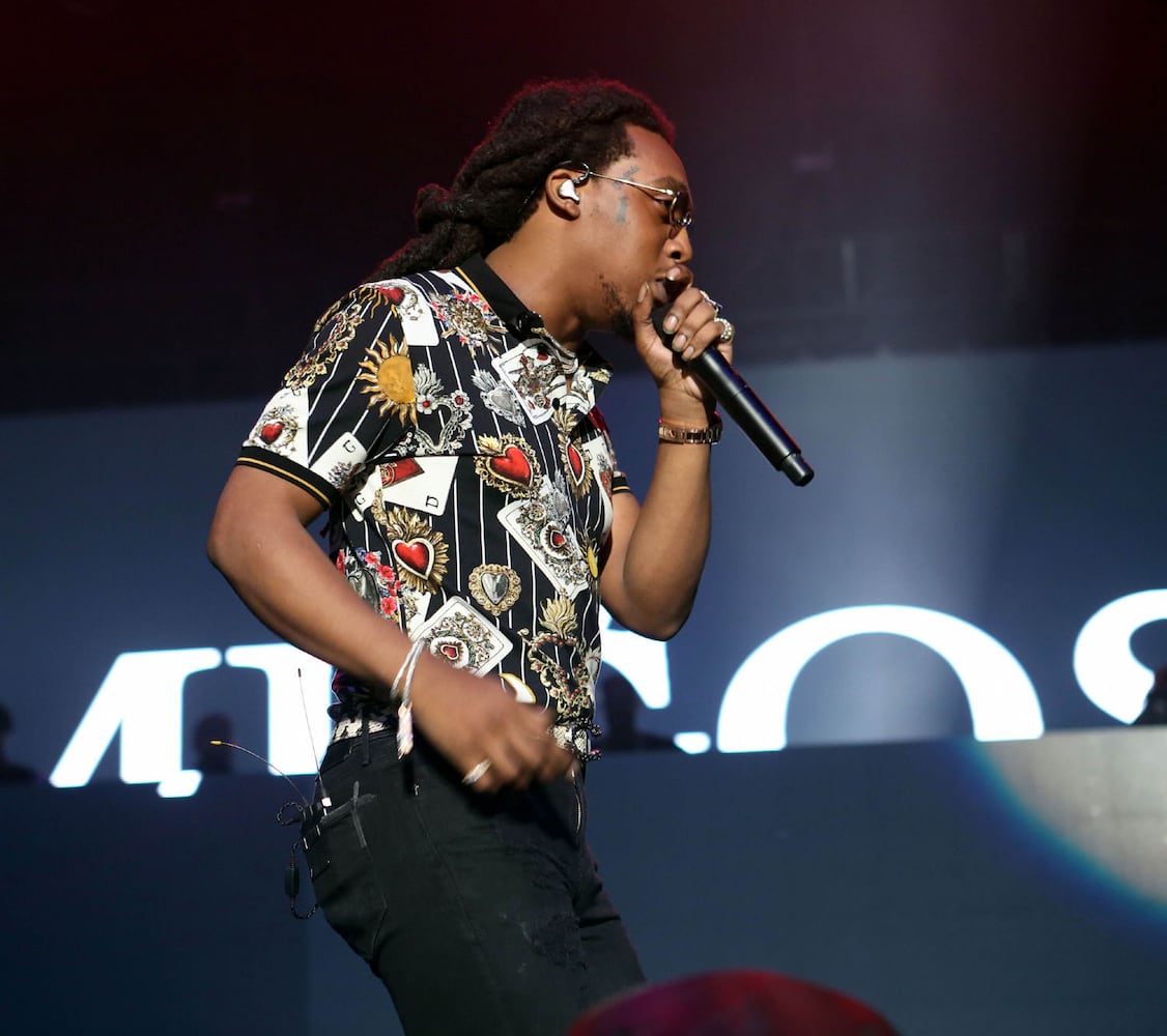 Photos: V-103 Live Pop-Up Concert