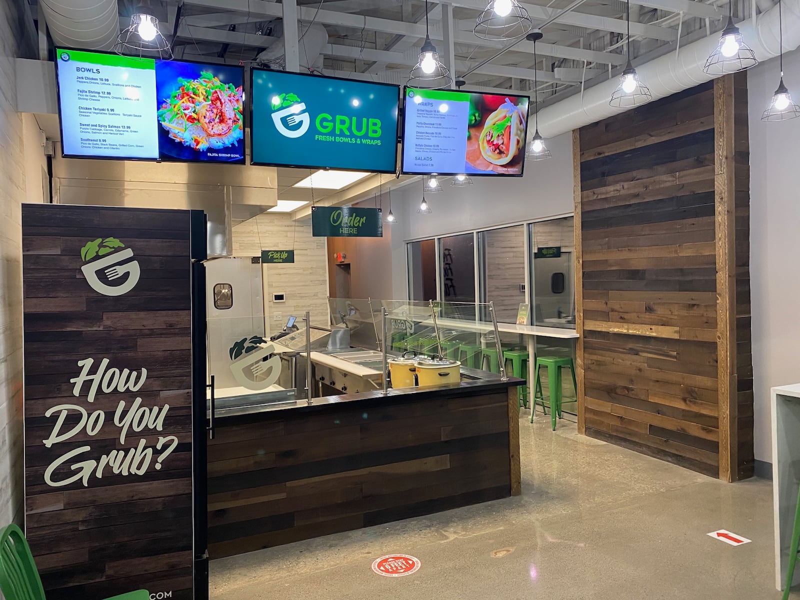 The interior of Grub Fresh Bowls & Wraps.