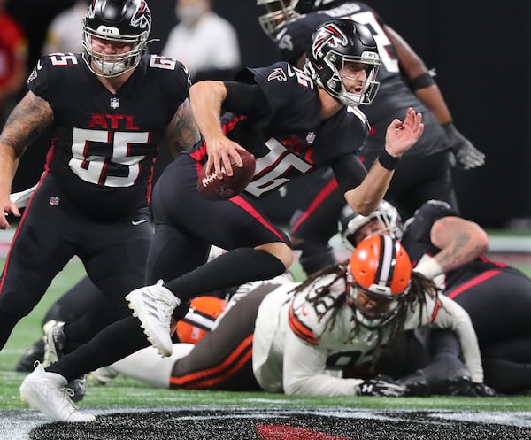 Falcons backup qaurterback Josh Rosen breaks loose for yardage against the Cleveland Browns during the second half in a NFL preseason football game on Sunday, August 29, 2021, in Atlanta.   “Curtis Compton / Curtis.Compton@ajc.com”