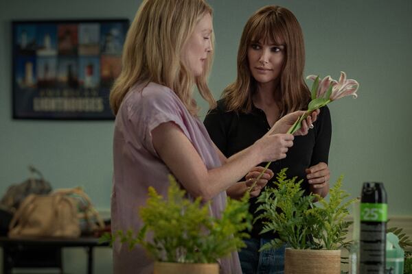 Julianne Moore, left, and Natalie Portman in the movie “May December.” (François Duhamel/Netflix/TNS)