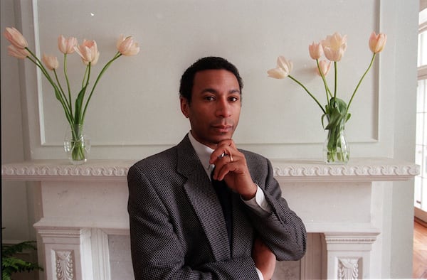 
                        FILE — The writer Lawrence Otis Graham, who attended an engagement party that Alice Mason hosted for her daughter, at his home in New York in 1999. Alice Mason was New York City’s broker to the elite and a master at the art of hosting. One of her parties would strain her relationship with her daughter and reveal a secret that she couldn’t keep hidden. (Suzanne DeChillo/The New York Times)
                      