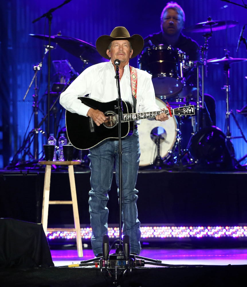 PHOTOS: George Strait, Chris Stapleton deliver country hits at Mercedes-Benz Stadium