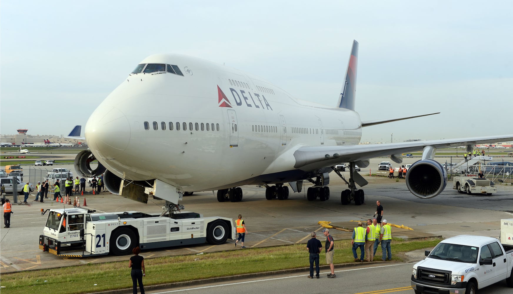 Historic Delta 747 moves to flight museum