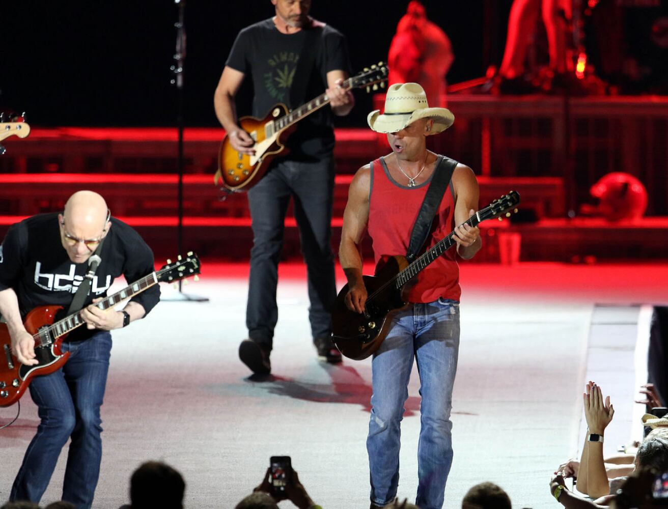 Kenny Chesney at Mercedes-Benz Stadium