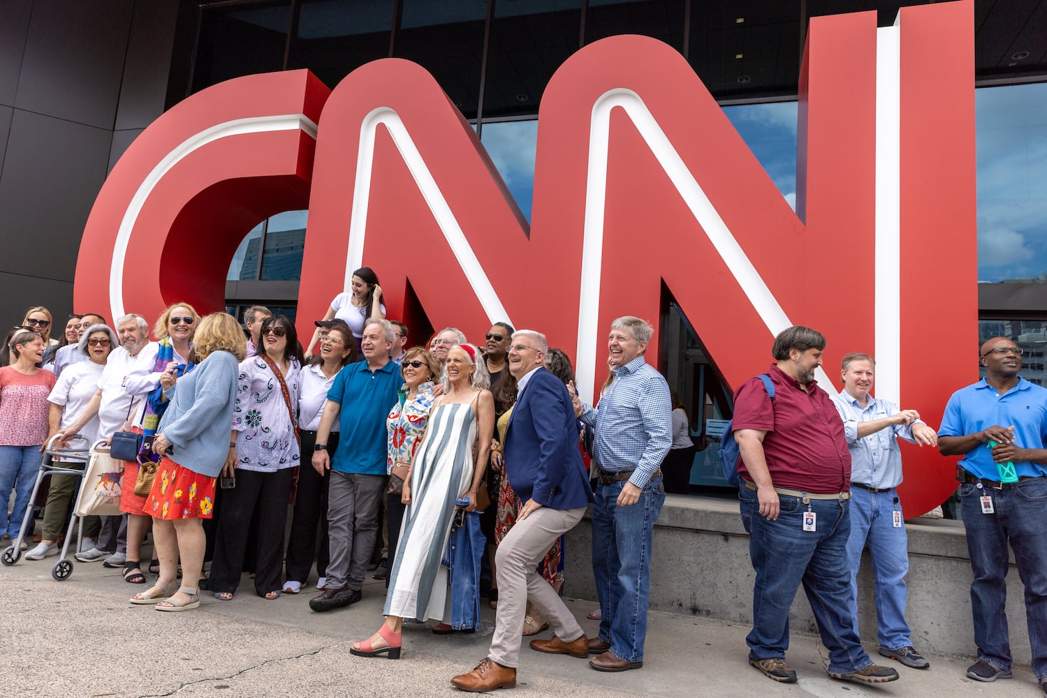 Hundreds of CNN alum bid farewell to CNN Center