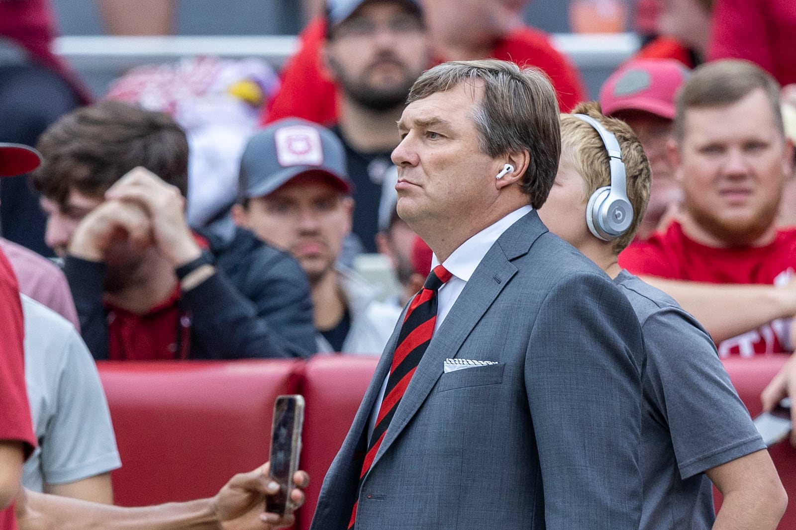 Georgia head coach Kirby Smart walks the field before an NCAA college football game against Alabama, Saturday, Sept. 28, 2024, in Tuscaloosa, Ala. (AP Photo/Vasha Hunt)