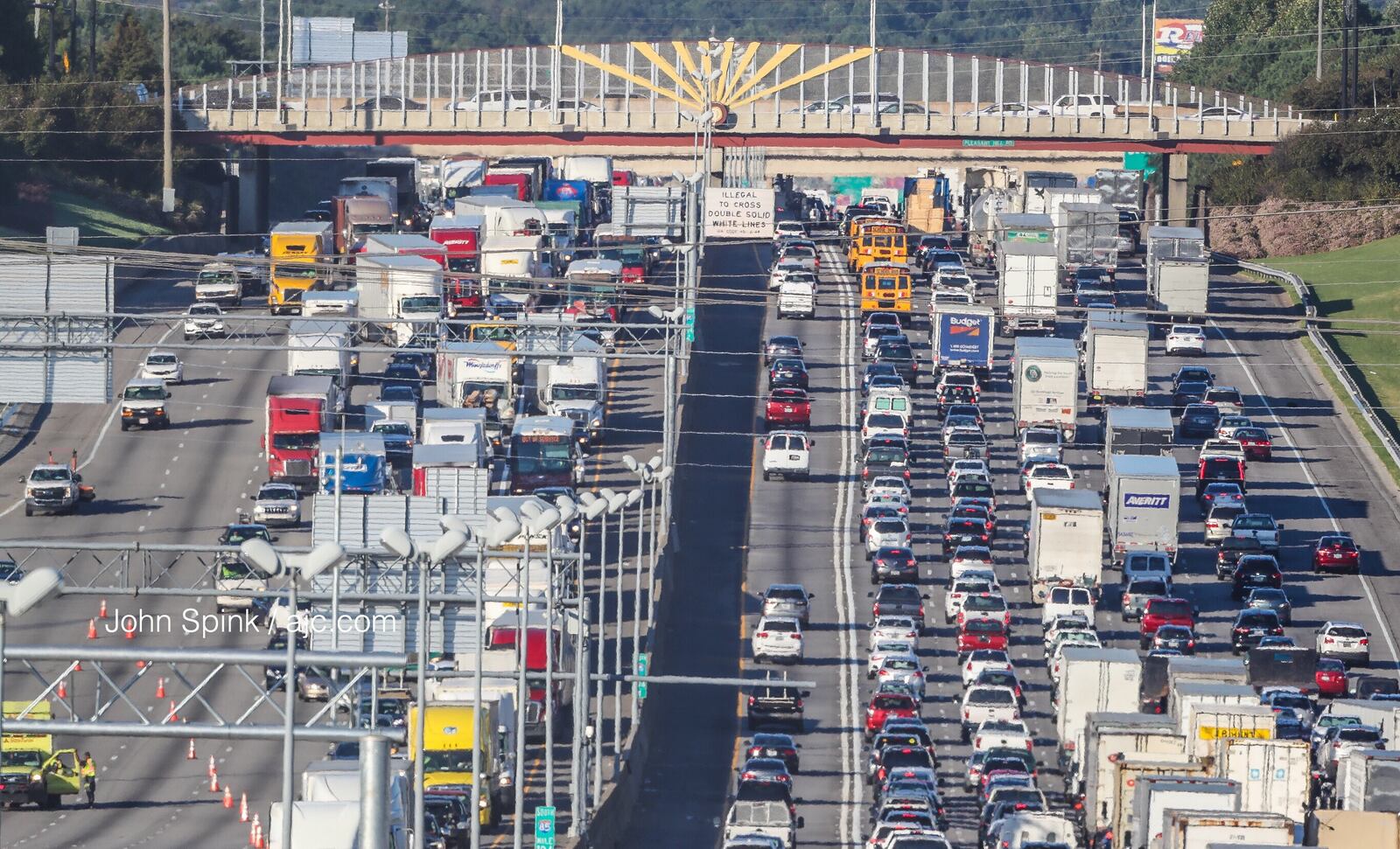 Delays remain on I-85 North just before the Ga. 316 split after a deadly crash. JOHN SPINK / JSPINK@AJC.COM