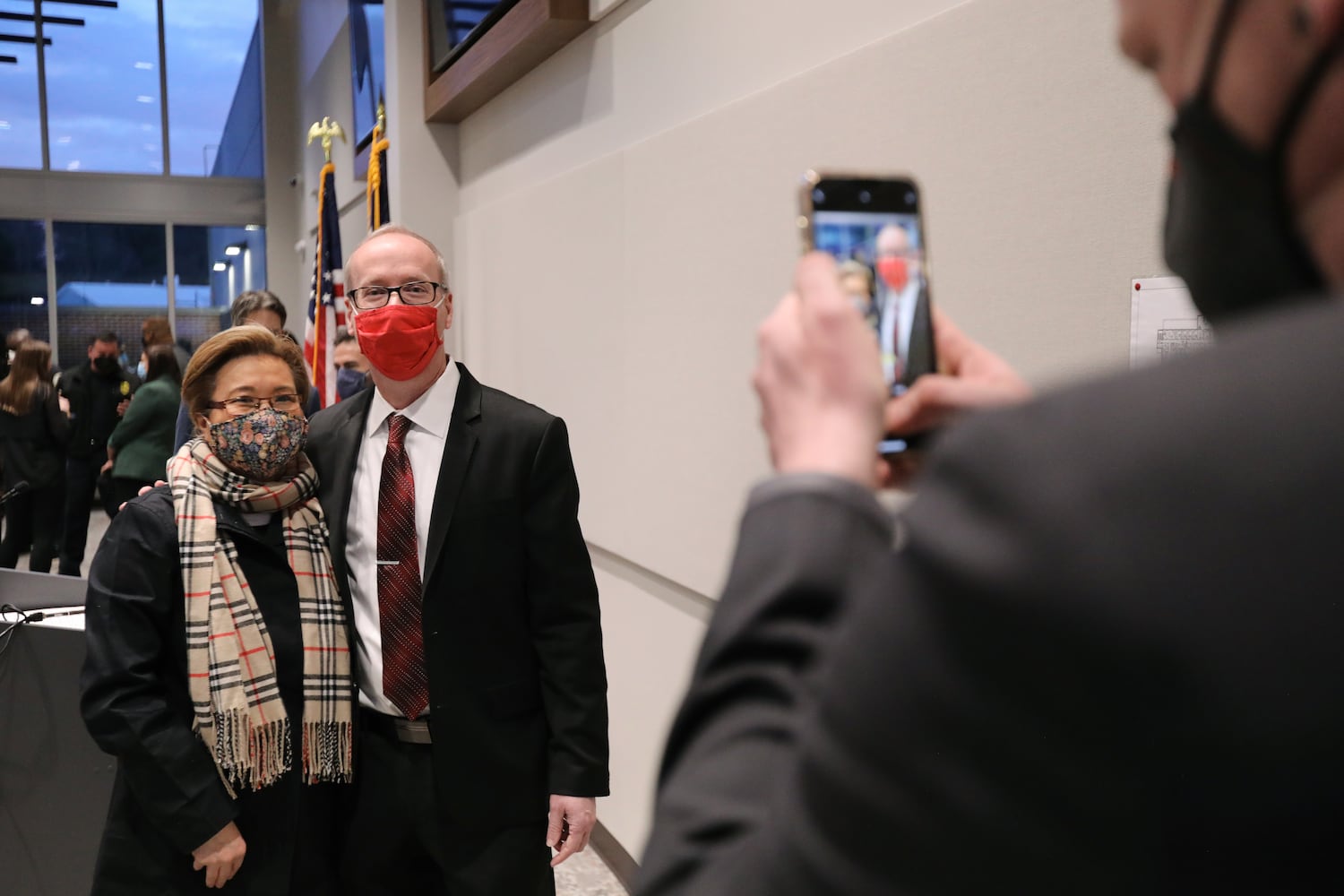 Maggie Mers, President of the National Association of Chinese-Americans Atlanta chapter, gets a photo with the Mayor of Chamblee Brian Mock on Thursday, January 13, 2022. Miguel Martinez for The Atlanta Journal-Constitution