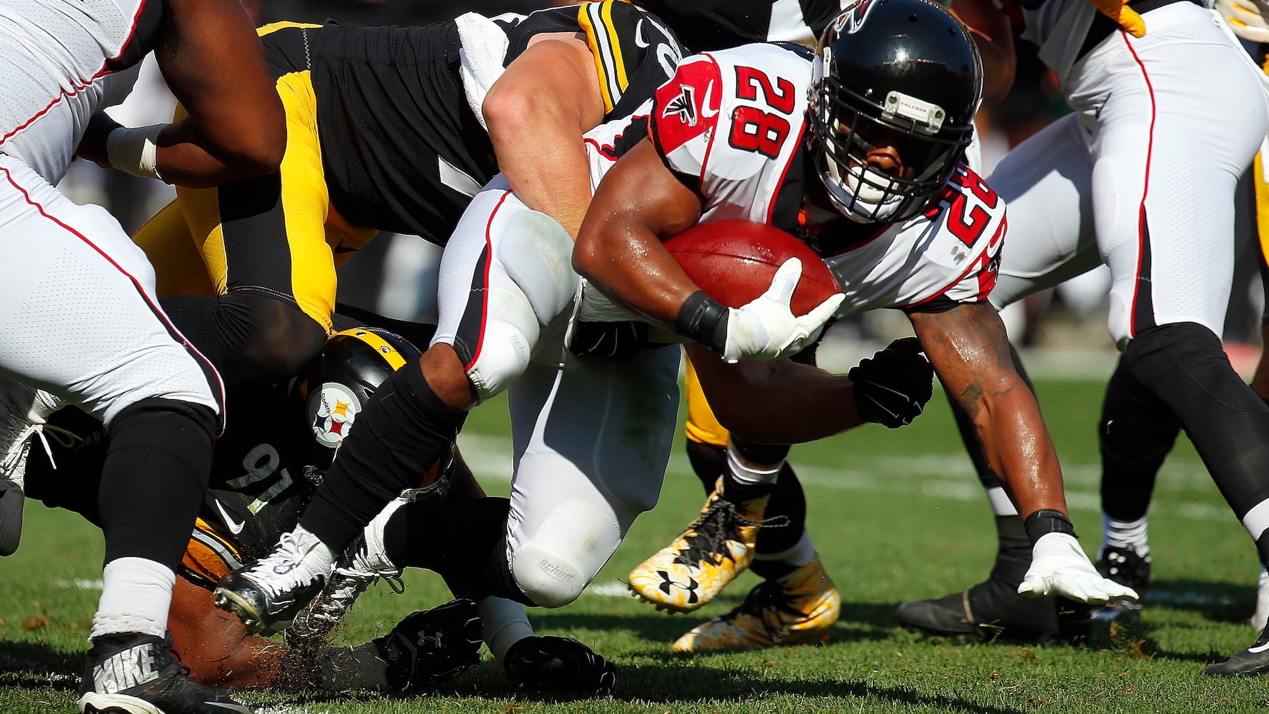 Photos: Falcons take on Steelers in exhibition game