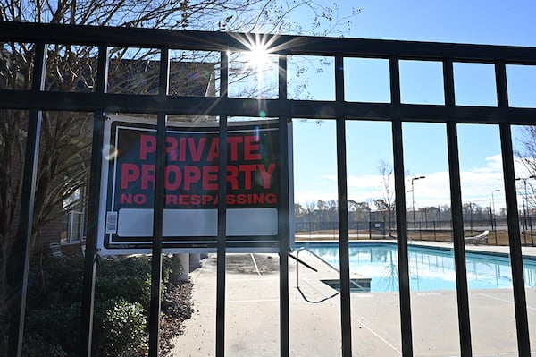 When Parkview Estates residents sued ResiBuilt, they say the real estate company closed the pool and let other amenities deteriorate to strong arm them into dropping their suit. (Hyosub Shin / Hyosub.Shin@ajc.com)