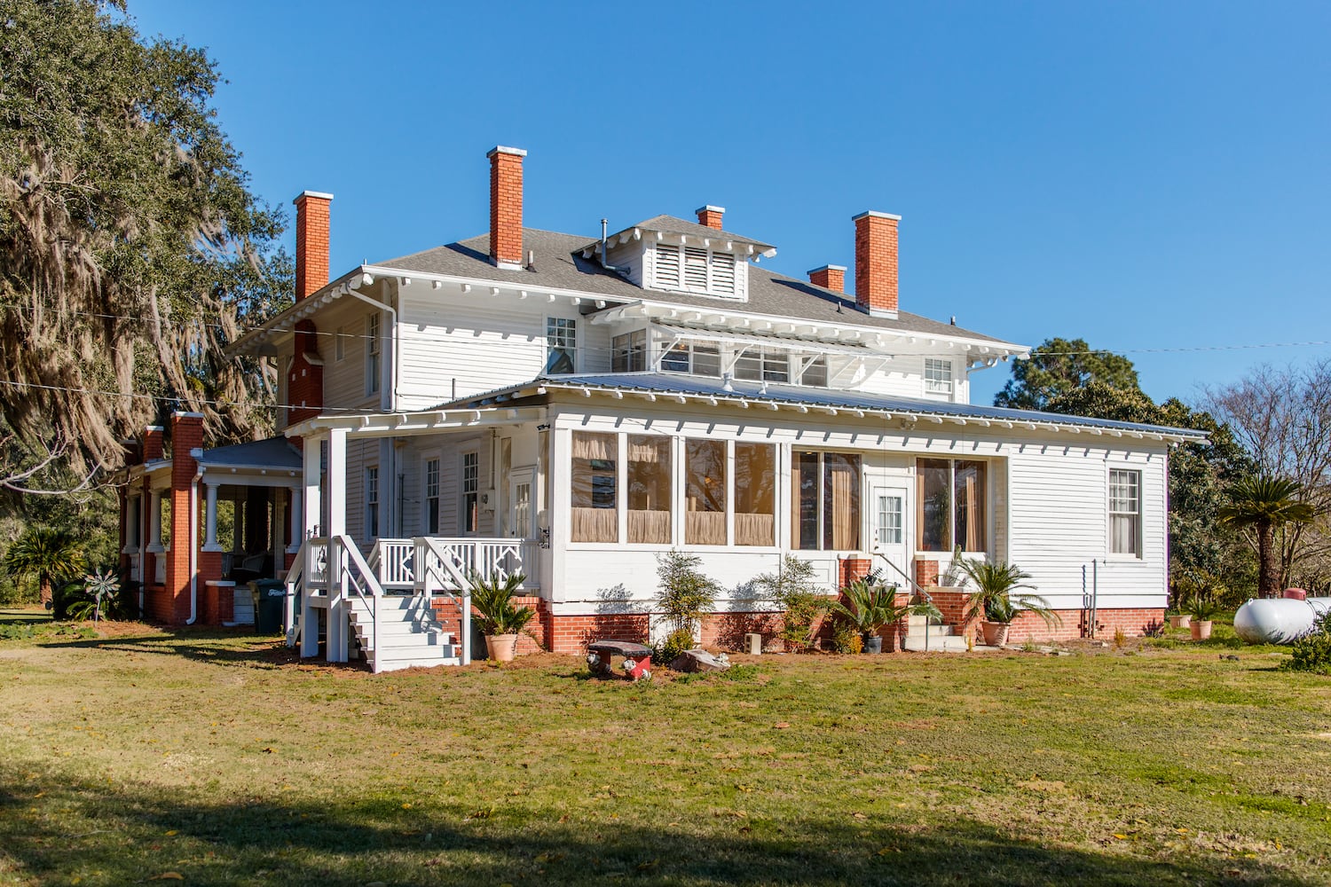 Grow bananas, pecans and more on your own personal Georgia estate for $2 million