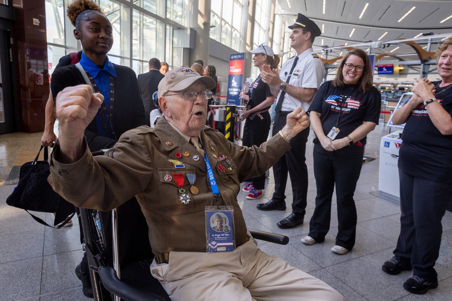 Delta sends off veterans to Normandy for D-Day anniversary
