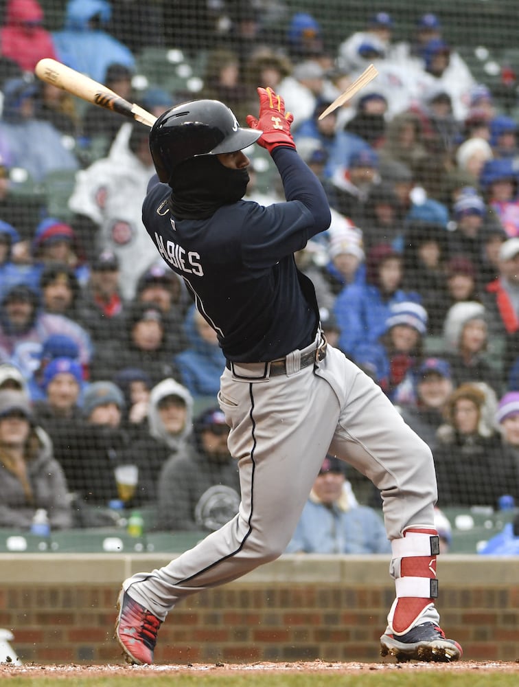 Photos: Braves battle the Cubs in cold Chicago