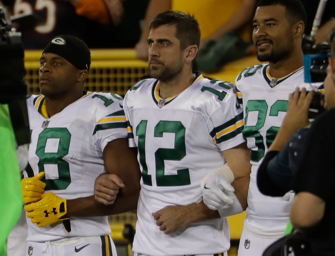 How  Packers, Bears handled national anthem