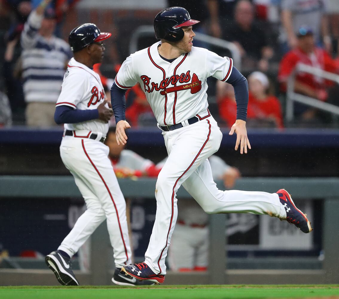 Photos: Markakis gives Braves a walkoff win over the Phillies