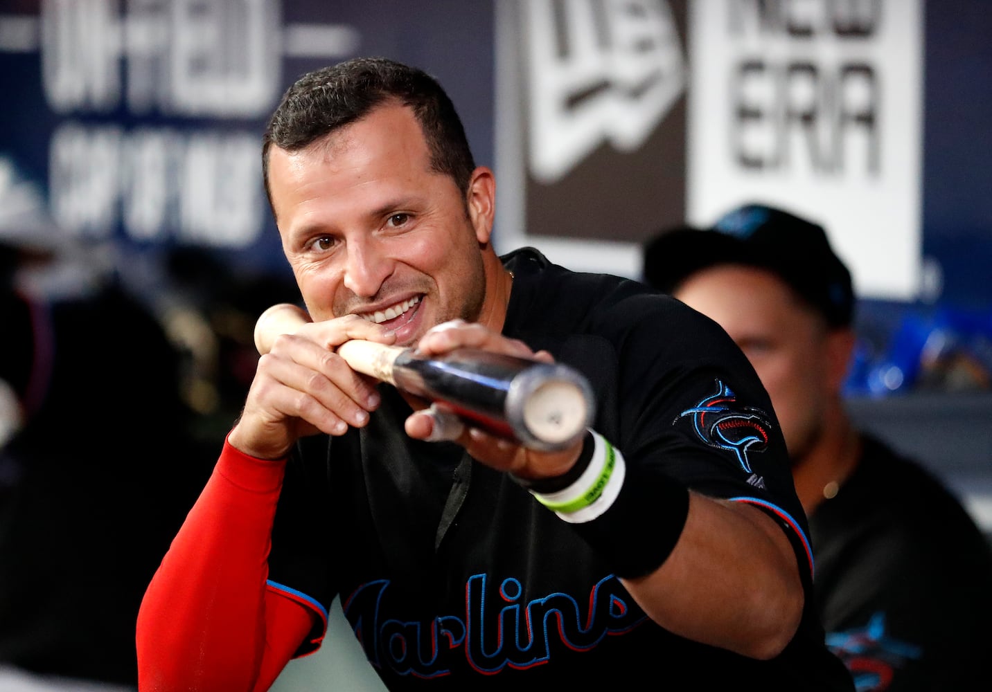 Photos: Braves break out red uniforms, host Marlins