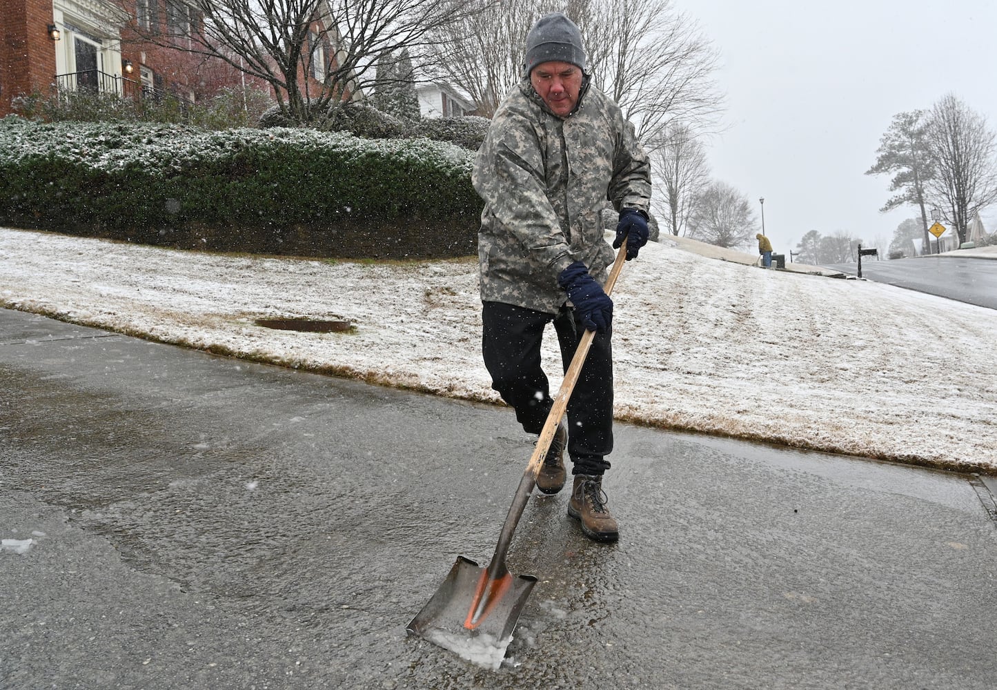 Winter storm hits metro Atlanta, North Georgia