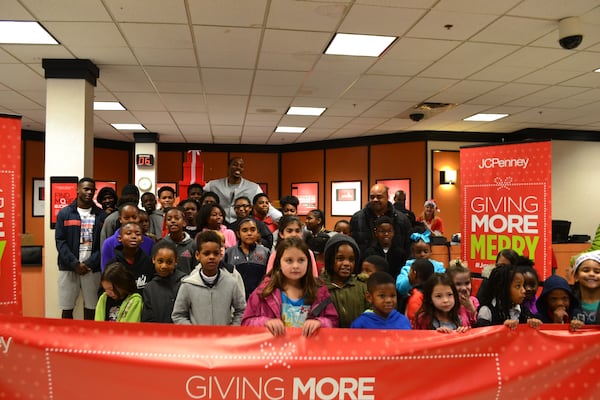 Atlanta Hawks center Dwight Howard and his foundation D12 partner with JCPenney at Northlake Mall to surprise 50 kids from Decatur YMCA in DeKalb. COURTNEY MARTINEZ/COURTNEY.MARTINEZ@COXINC.COM