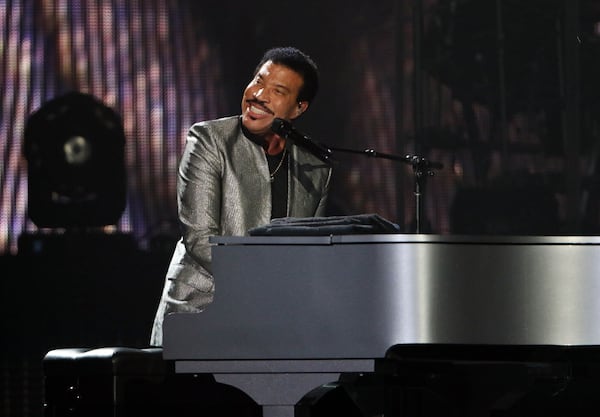  Lionel Richie clearly loves to be on stage. Photo: Robb Cohen Photography & Video /RobbsPhotos.com