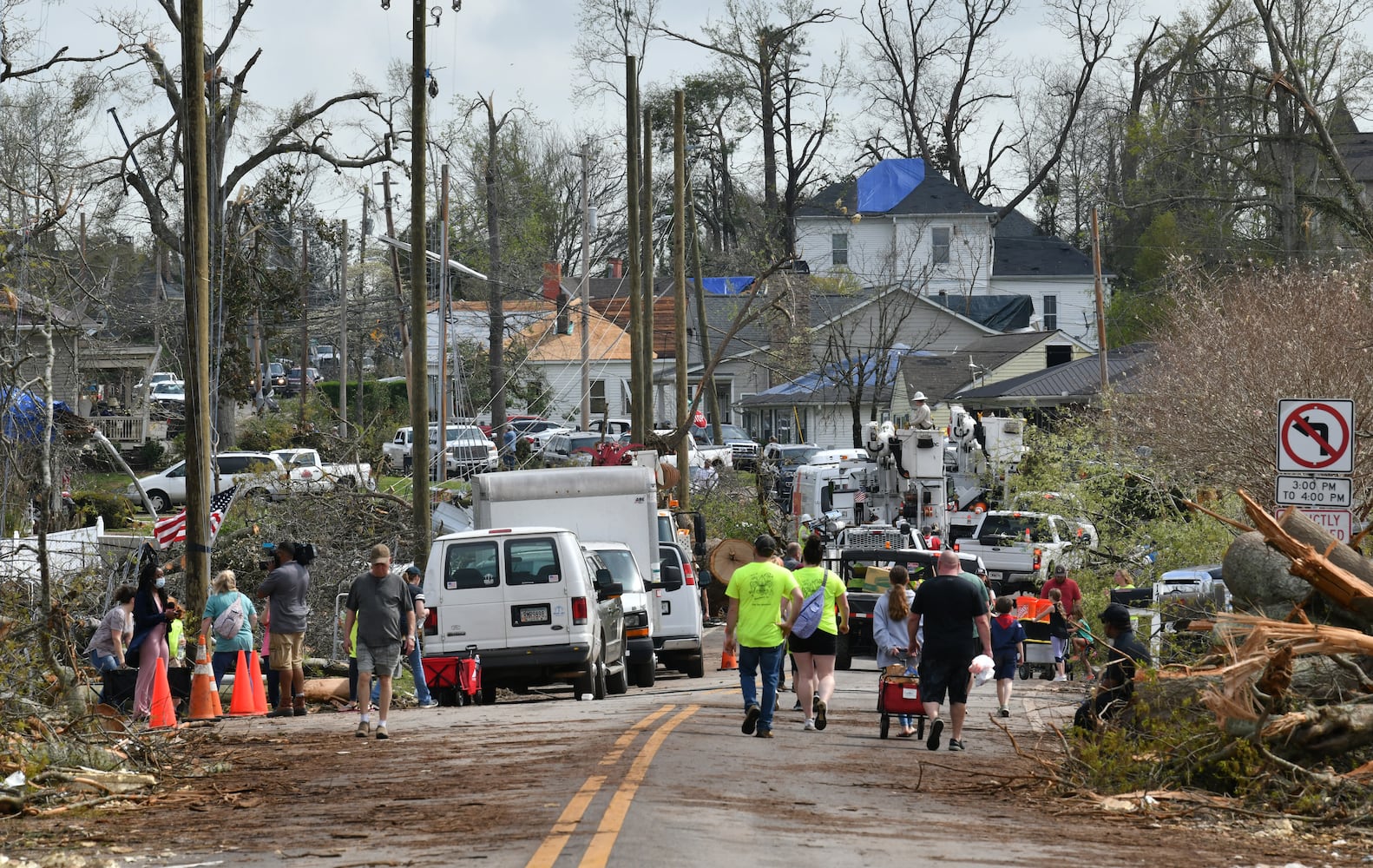 Kemp visits tornado-ravaged Coweta County