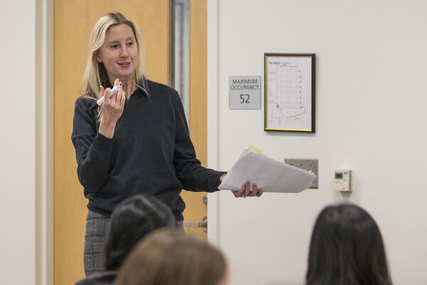 Susan Thomas, associate professor at the George W. Woodruff School of Mechanical Engineering at Georgia Tech, teaches a Biotransport class at the Molecular Sciences and Engineering Building on the university’s main campus in Atlanta on Jan. 22. ALYSSA POINTER / ALYSSA.POINTER@AJC.COM