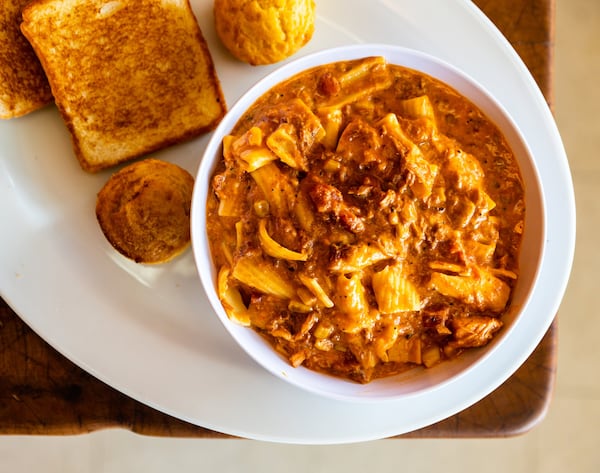 Redneck Lasagna at Sam’s BBQ-1 in Marietta mixes Brunswick stew with macaroni and cheese. CONTRIBUTED BY HENRI HOLLIS