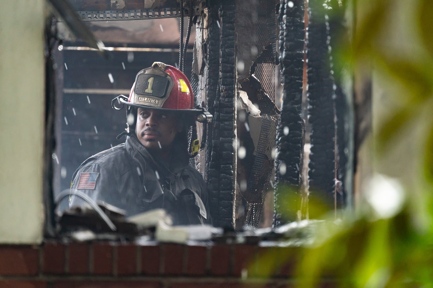 A large fire broke out in a vacant apartment building along Neal Place in northwest Atlanta on Monday morning.