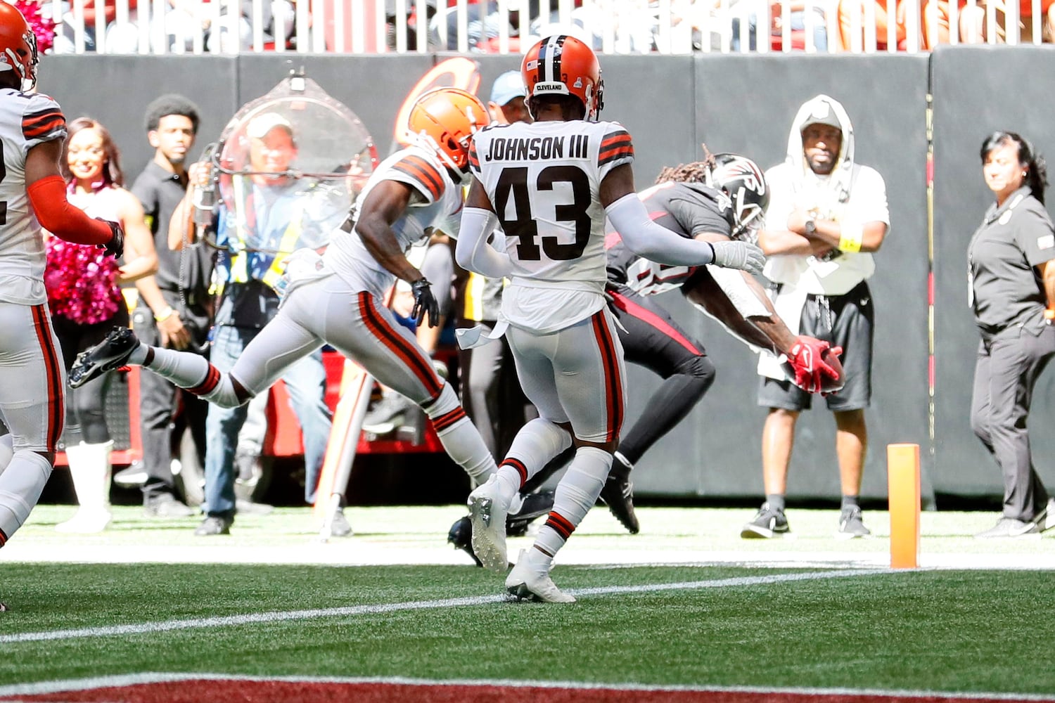 Falcons running back Cordarrelle Patterson crosses the goal line for Atlanta's first touchdown against the Browns on Sunday. (Miguel Martinez / miguel.martinezjimenez@ajc.com)