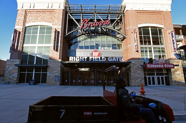 January 8, 2020 Atlanta - SunTrust Park sign has been removed at right field gate on Wednesday, January 8, 2020. The new name of the Braves' stadium will reflect SunTrust's merger with BB&T, finalized, and the renaming of the combined bank as Truist. (Hyosub Shin / Hyosub.Shin@ajc.com)