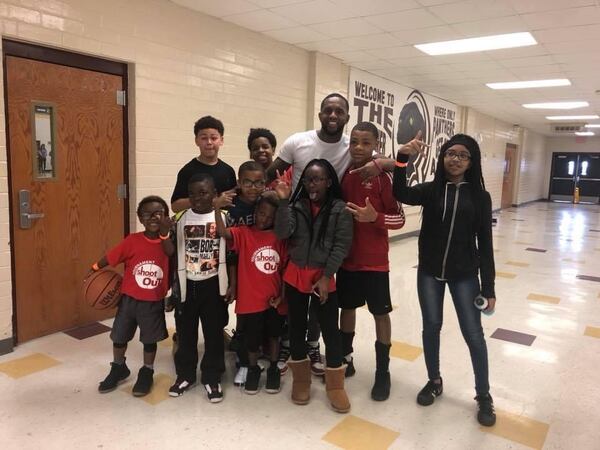 Atlanta Falcons defensive back Casey Hayward meets with participants in the Hayward’s Hands basketball tournament in Hayward’s hometown of Perry, Ga. (Photo submitted by Shan Williams)