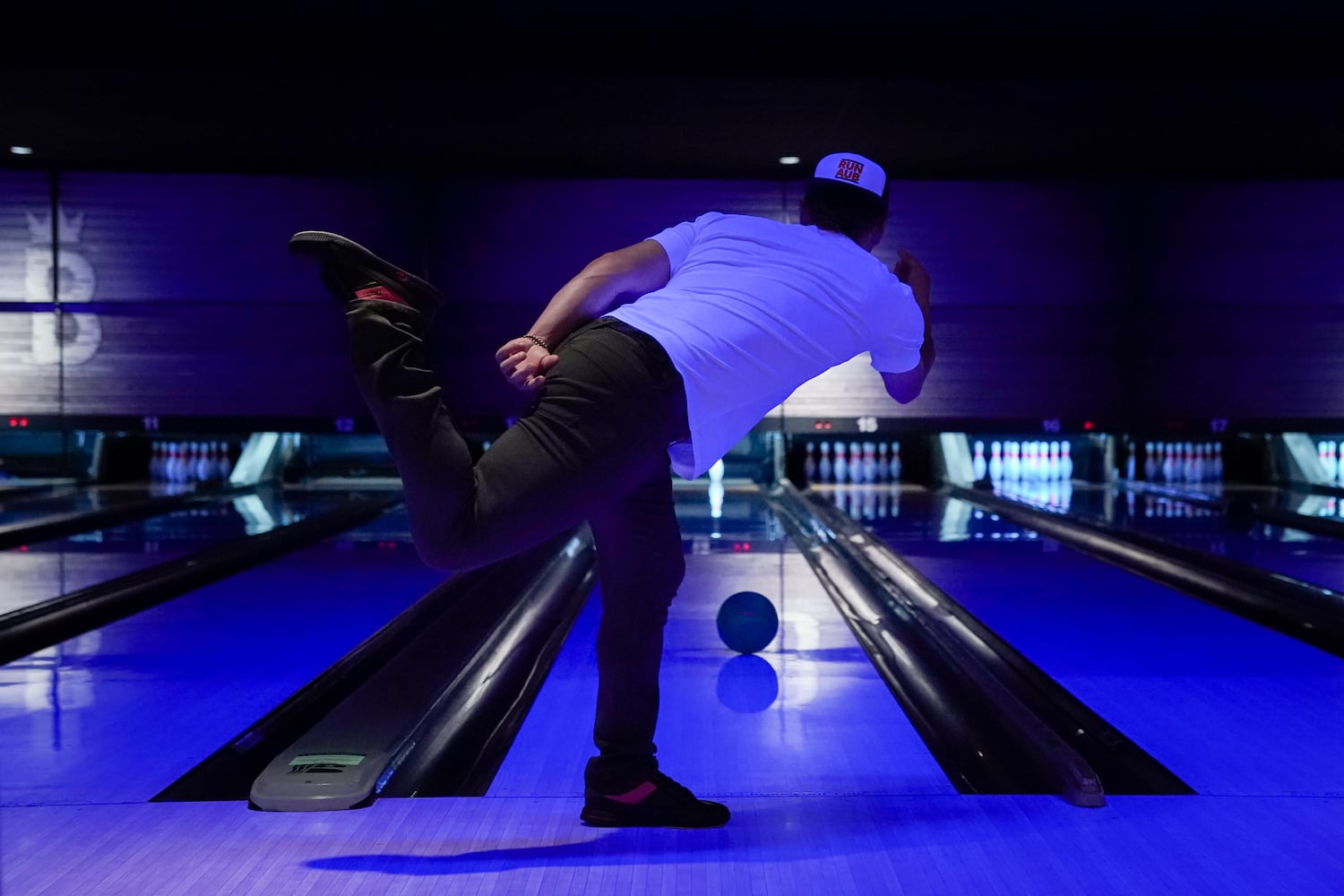 Photos: Josh Donaldson, Braves teammates bowl for charity