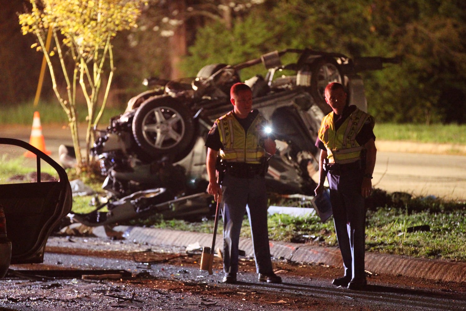 Two dead in Cobb County wreck