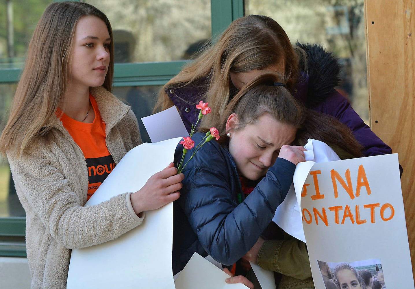 Photos: Students walk out of schools to protest gun violence; march on Washington