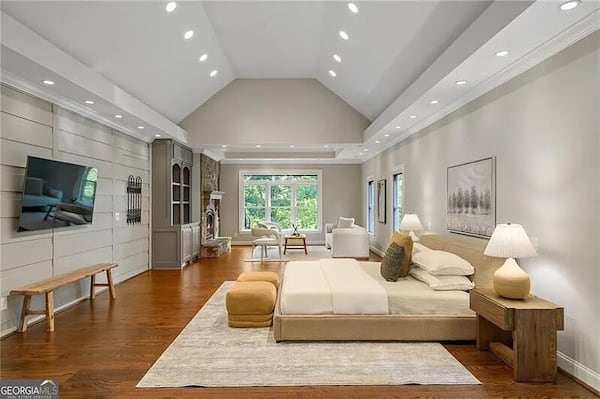 The primary suite is on the main floor of the Lake Lanier home Zac Brown listed for sale last month. (Courtesy of Ansley/Christie's)