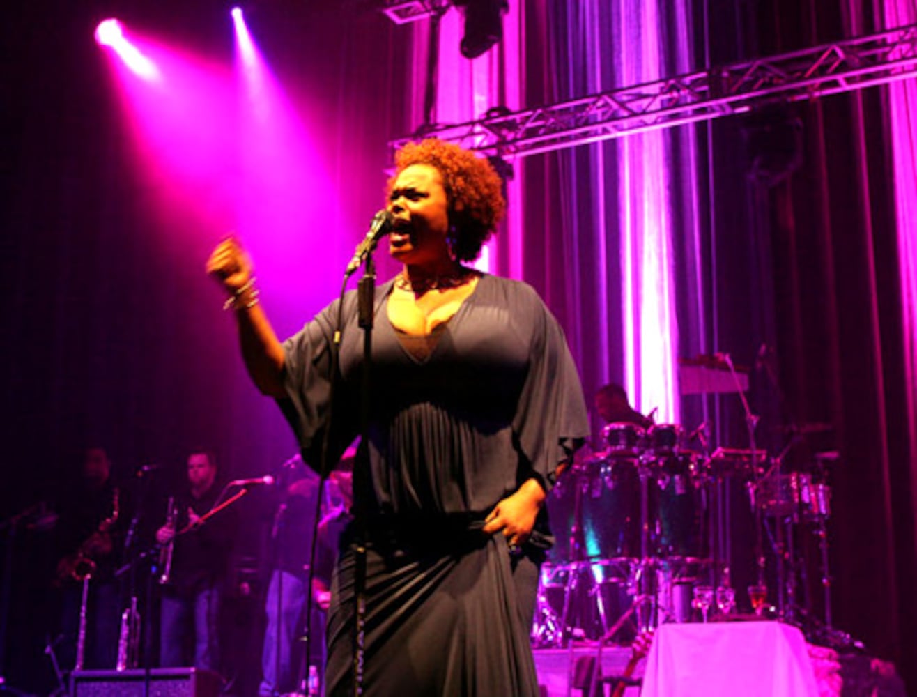 Jill Scott sells out the Fox Theatre