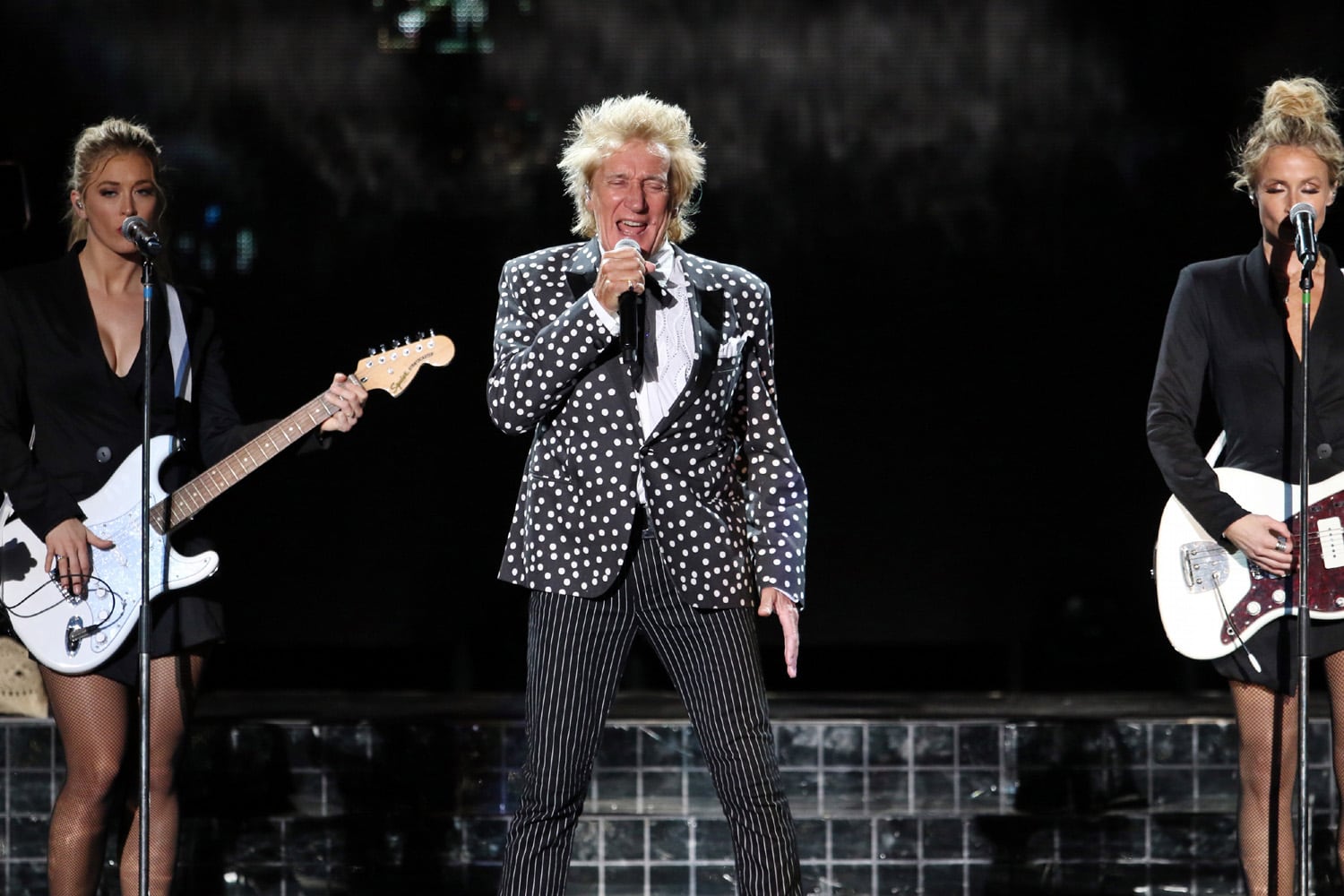 The legendary Rod Stewart energized a sold out crowd at Ameris Bank Amphitheatre on Wednesday, August 31, 2022 with Cheap Trick as the opening act.
Robb Cohen for the Atlanta Journal-Constitution