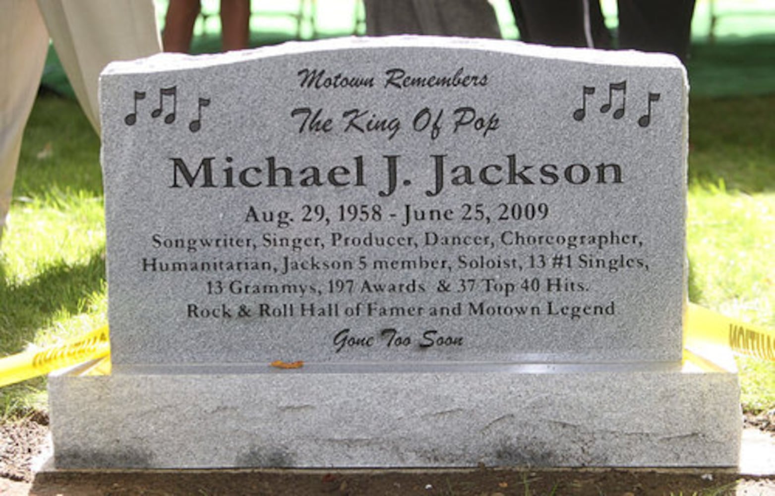 Michael Jackson memorial buried in Detroit