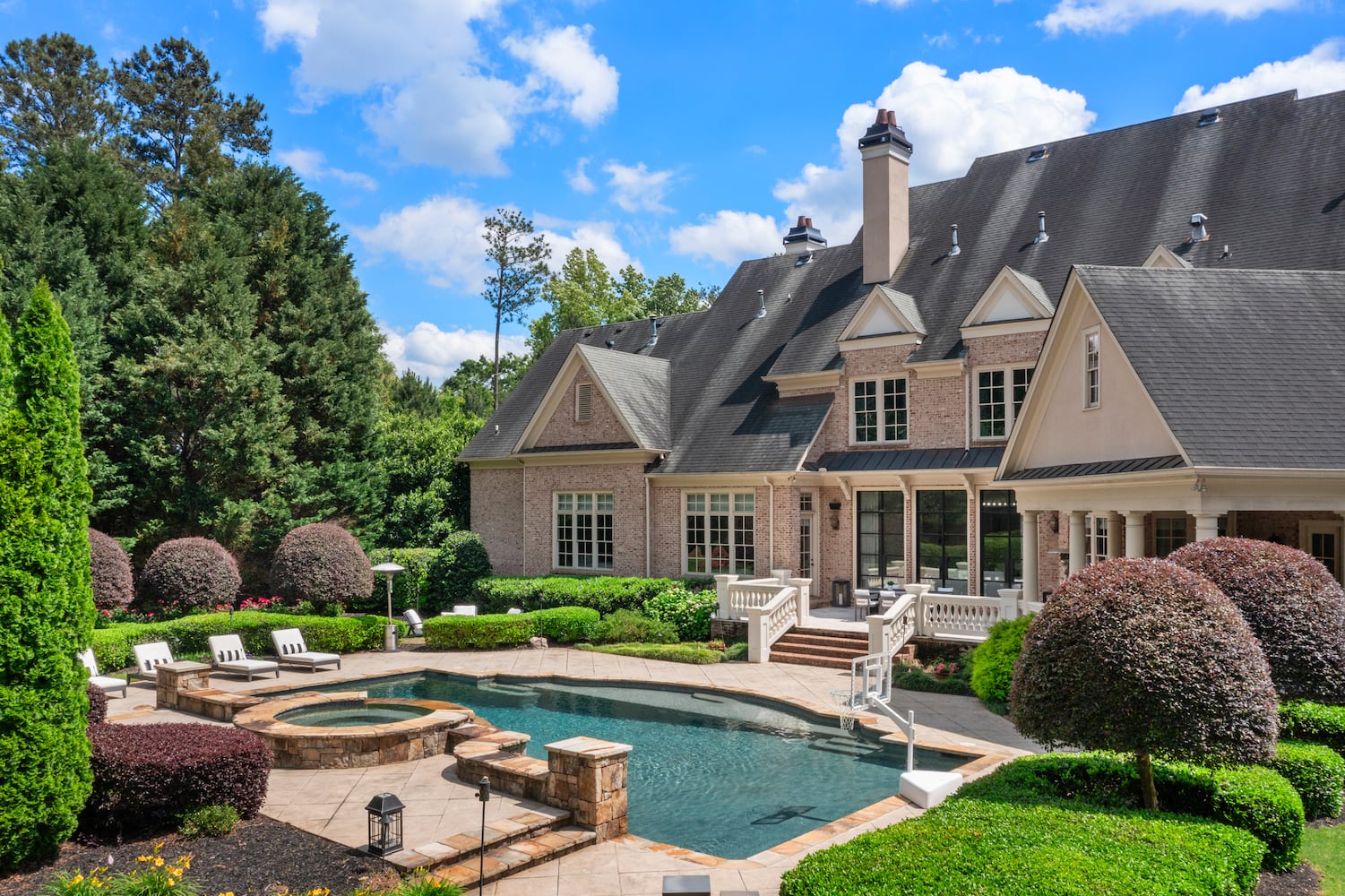 Super Bowl champ lists $5m Georgia mansion over 6x larger than most homes