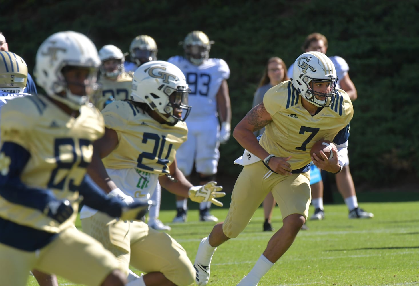 Photos: Georgia Tech puts on the pads at spring practice